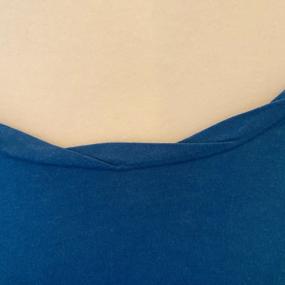 Blue Loft twist neck tee, cap sleeves - Picture 6 of 6
